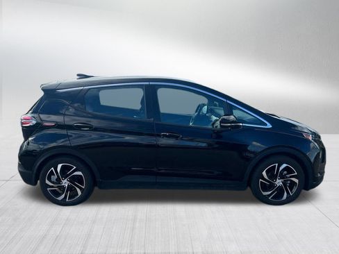 Used 2023 Chevrolet Bolt LT w/ Infotainment Package FWD image 2