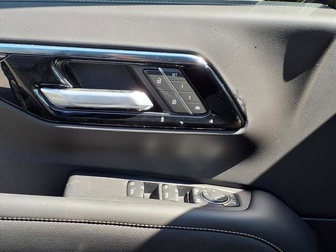 New 2026 Chevrolet Suburban Premier image 14