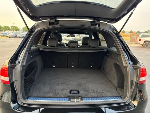 Used 2019 Mercedes-Benz GLC 300 4MATIC w/ Premium Package image 33