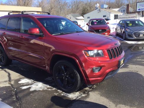 Used 2015 Jeep Grand Cherokee Altitude image 4