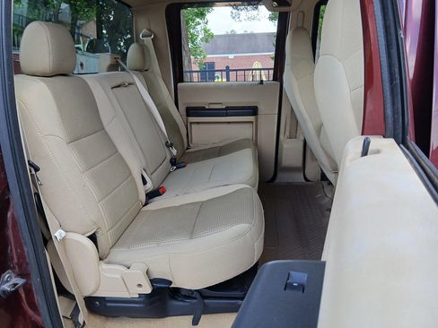 Used 2010 Ford F250 XLT AWD/4WD image 9