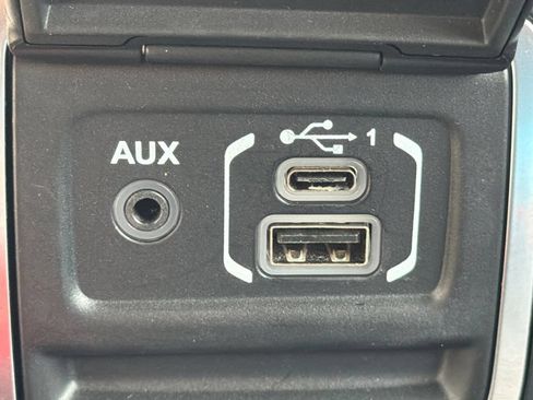 Used 2023 Jeep Wrangler Unlimited Sahara AWD/4WD image 29