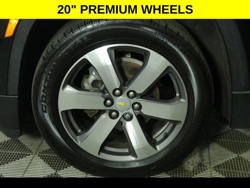 Used 2023 Chevrolet Traverse LT w/ LT Premium Package AWD/4WD image 8