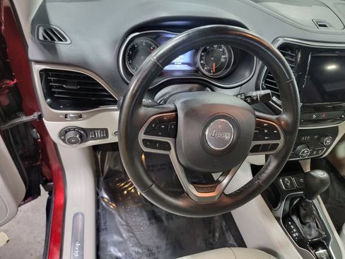 Used 2020 Jeep Cherokee Limited FWD image 20