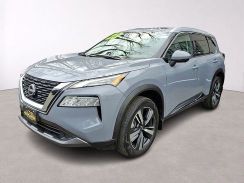 Used 2023 Nissan Rogue SL image 3