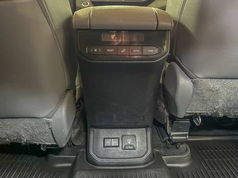 Used 2023 Toyota Highlander Limited AWD/4WD image 24