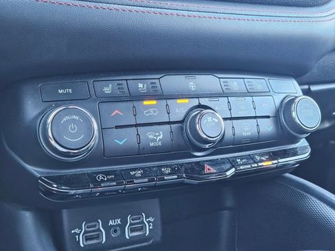 Used 2024 Dodge Durango GT image 16