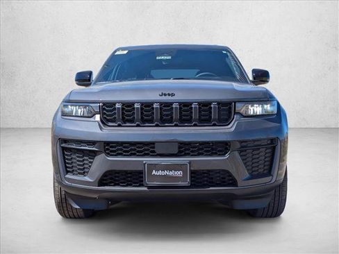 New 2026 Jeep Grand Cherokee Altitude AWD/4WD image 4