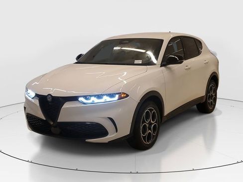 Used 2025 Alfa Romeo Tonale w/ Active Assist Package AWD/4WD image 5