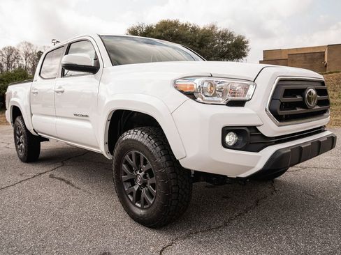 Certified 2022 Toyota Tacoma SR5 w/ Technology Package image 10