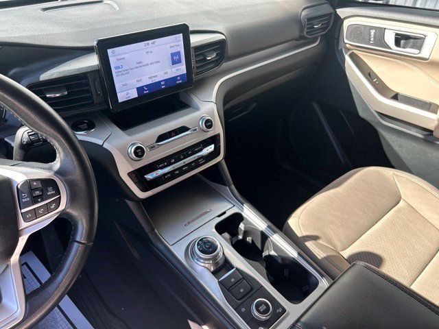 Used 2023 Ford Explorer XLT AWD/4WD image 21