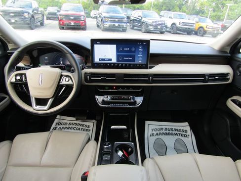 Used 2025 Lincoln Corsair Grand Touring w/ Equipment Group 302A AWD/4WD image 4