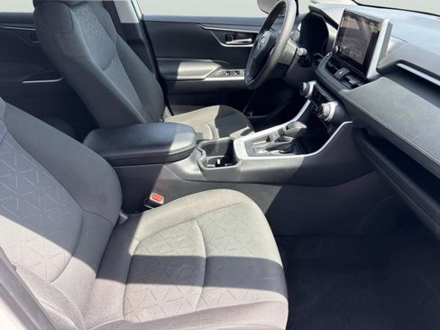 Used 2024 Toyota RAV4 XLE FWD image 23