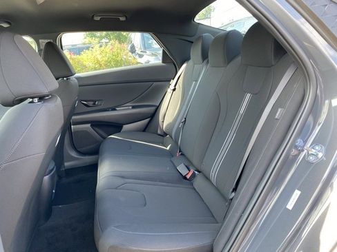 New 2025 Hyundai Elantra SEL image 27