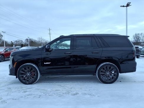 Used 2025 Cadillac Escalade V image 8