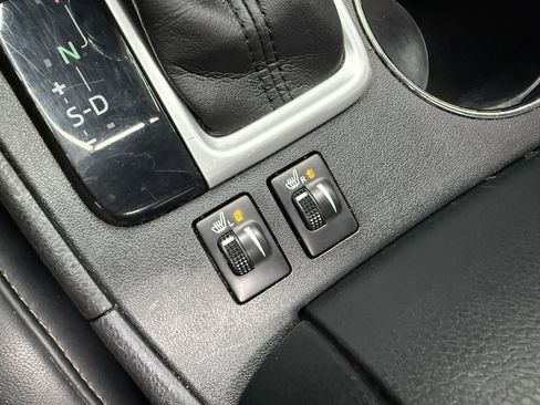 Used 2016 Toyota Highlander XLE AWD/4WD image 18