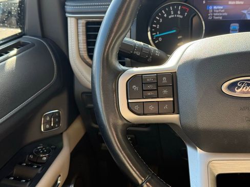 Used 2022 Ford Expedition Limited image 10