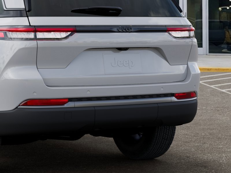 New 2026 Jeep Grand Cherokee Altitude RWD image 13