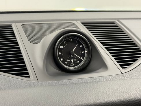 Certified 2025 Porsche Macan image 55