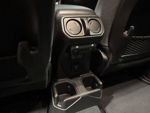 Used 2025 Jeep Wrangler Unlimited Rubicon AWD/4WD image 22