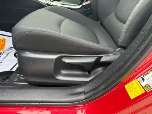 Used 2021 Toyota Corolla LE w/ Carpet Mat Package (TMS) image 27