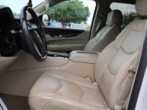 Used 2020 Cadillac Escalade ESV Premium Luxury AWD/4WD image 13