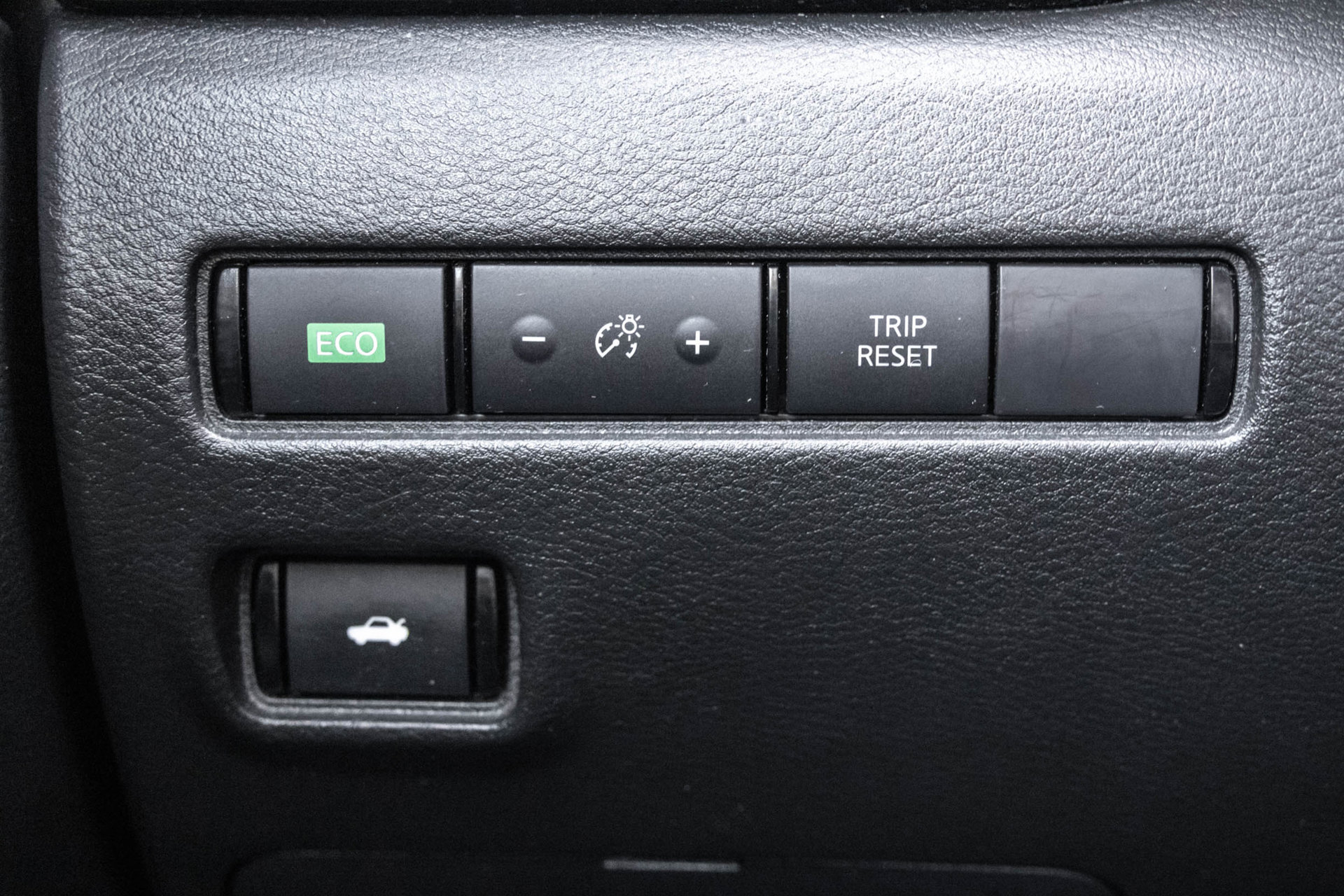 Used 2024 Nissan Sentra SV FWD image 23