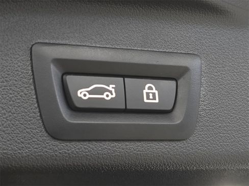 Certified 2023 BMW X5 M50i w/ Executive Package image 30