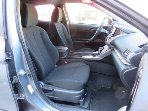 Used 2018 Mitsubishi Eclipse Cross ES image 11