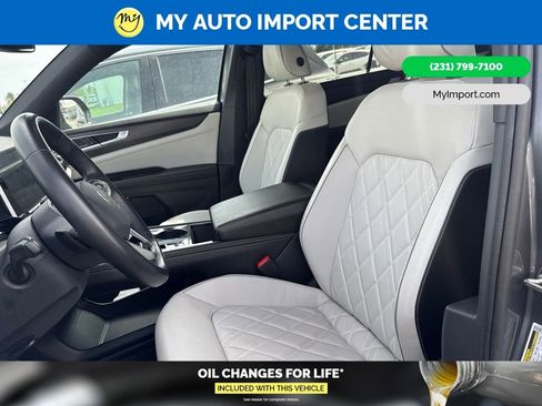 Used 2025 Volkswagen Atlas Cross Sport SEL Premium R-Line AWD/4WD image 7