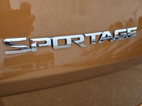 Used 2020 Kia Sportage EX image 12