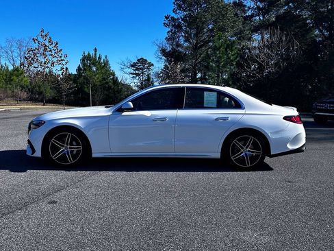 Used 2025 Mercedes-Benz E 350 4MATIC Sedan image 7