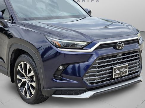 Used 2025 Toyota Grand Highlander AWD Hybrid image 33