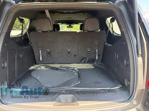 Used 2022 GMC Yukon XL SLT RWD image 9
