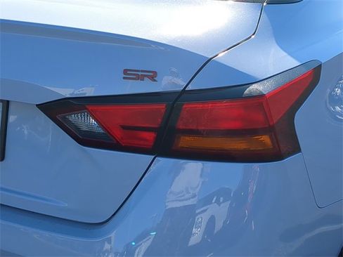 Used 2024 Nissan Altima 2.5 SR image 11