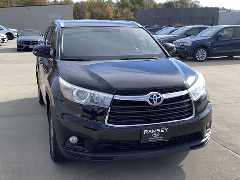 Used 2015 Toyota Highlander XLE image 8