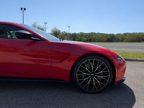 Used 2022 Aston Martin V8 Vantage Coupe RWD image 13