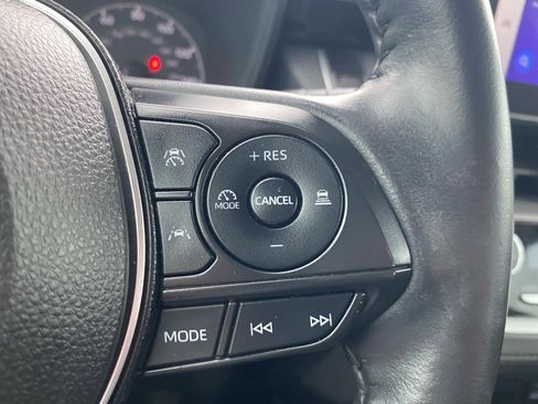 Used 2023 Toyota Corolla Cross LE image 25