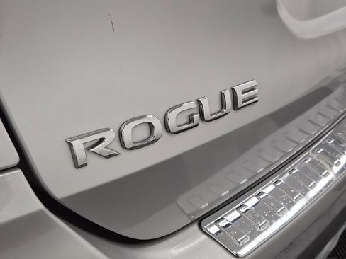 Certified 2020 Nissan Rogue S image 7