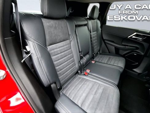 New 2026 Mitsubishi Outlander SE image 9