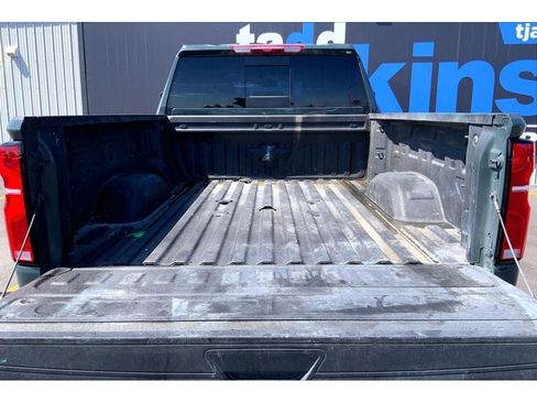 Used 2025 Chevrolet Silverado 2500 ZR2 AWD/4WD image 11