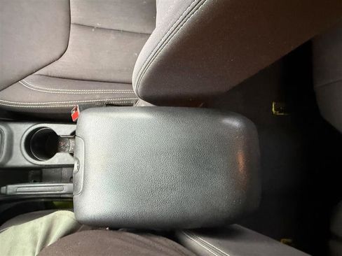 Used 2013 Jeep Wrangler Unlimited Sahara w/ Dual Top Group image 33