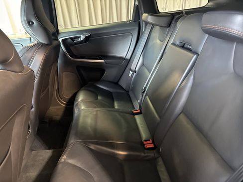 Used 2015 Volvo XC60 T6 Platinum image 17