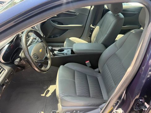 Used 2018 Chevrolet Impala LT FWD image 11
