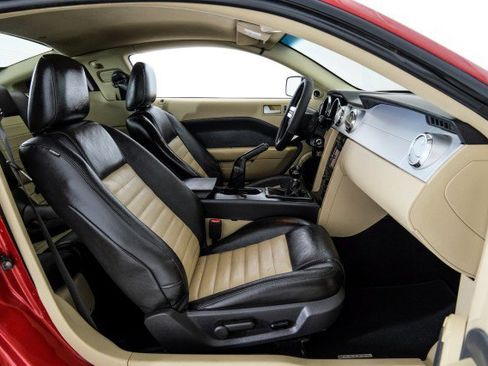 Used 2008 Ford Mustang GT RWD image 30