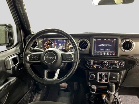 Used 2018 Jeep Wrangler Unlimited Sahara image 8