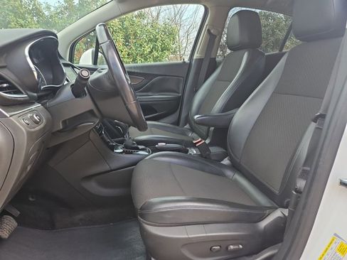 Used 2020 Buick Encore Preferred image 16