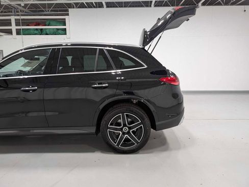 Used 2026 Mercedes-Benz GLC 300 4MATIC image 9