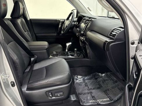 Certified 2022 Toyota 4Runner TRD Off-Road Premium image 30