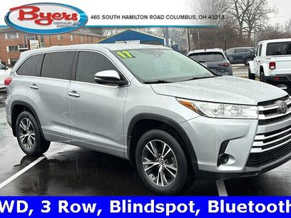 Used 2017 Toyota Highlander LE w/ Carpet Mat Package